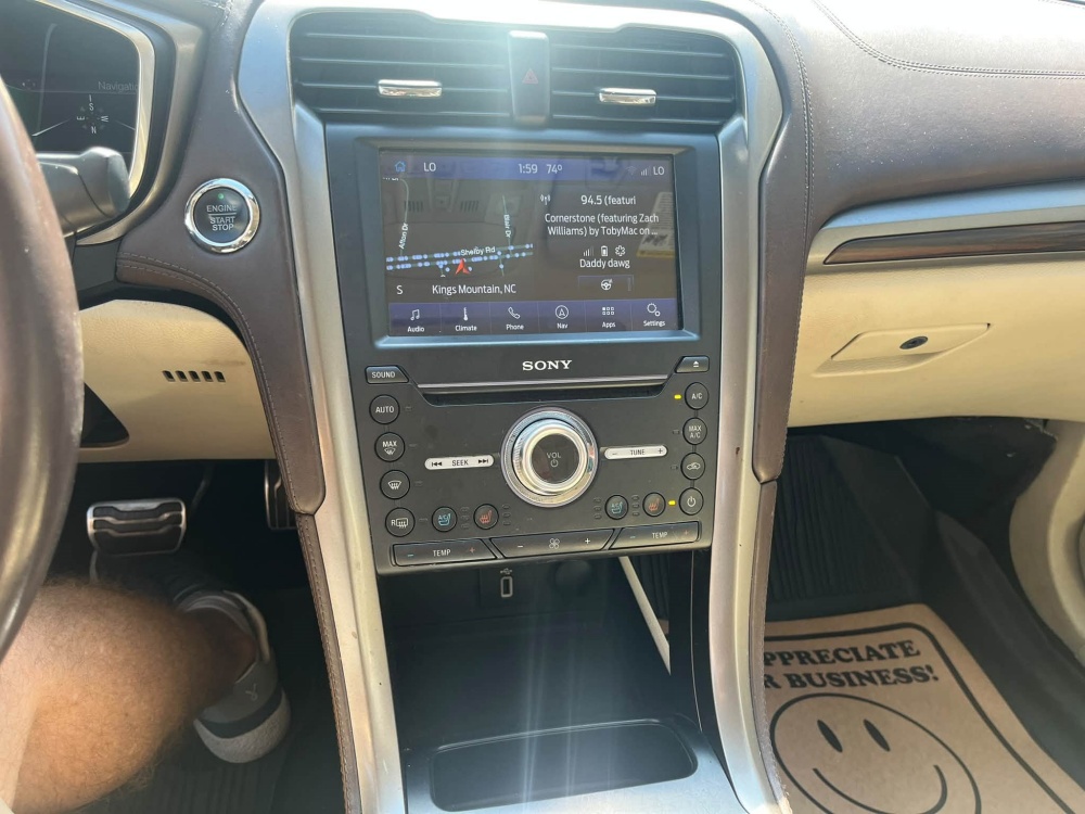
								2017 Ford Fusion Platinum full									