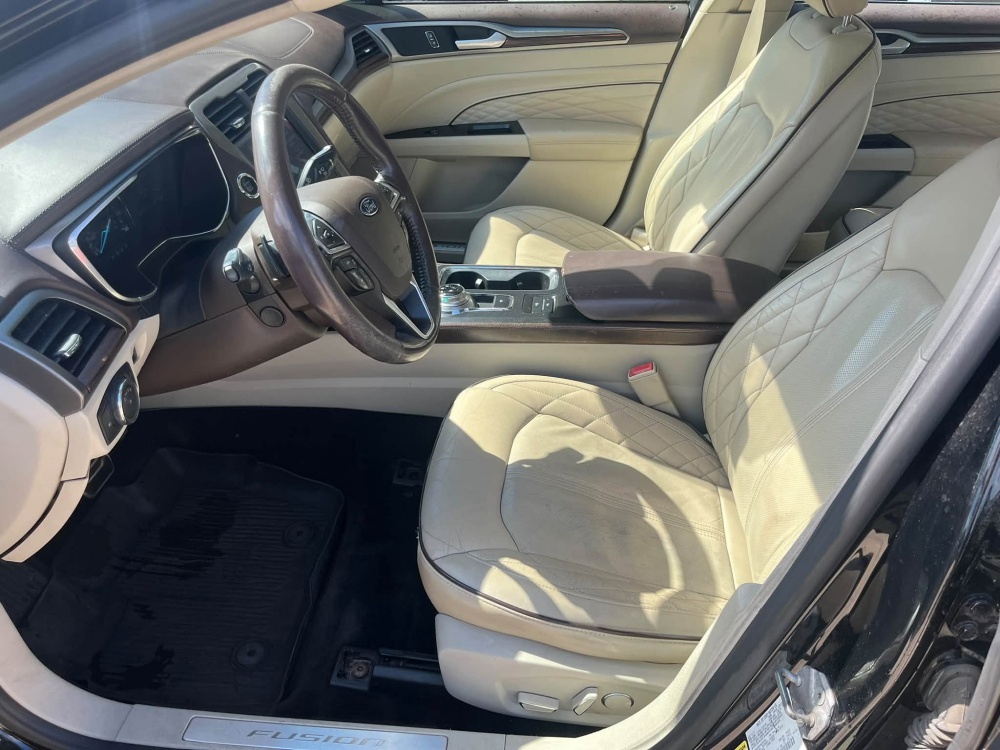 
								2017 Ford Fusion Platinum full									